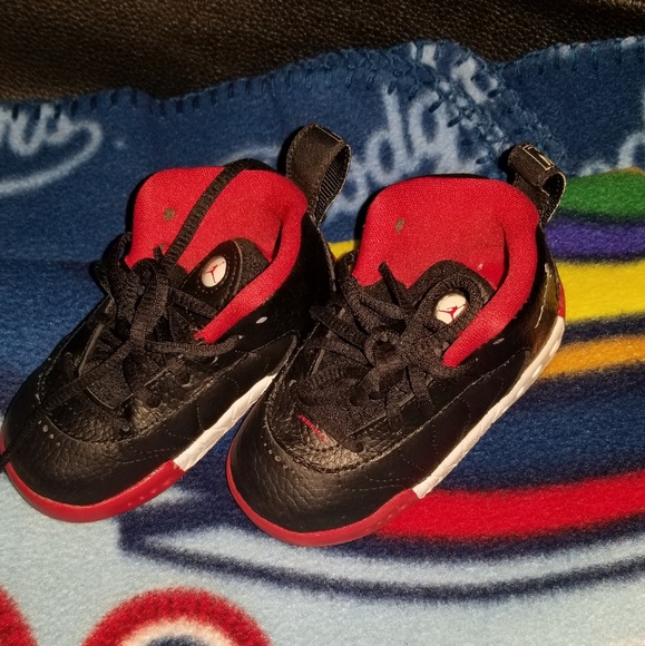 boys low top jordans